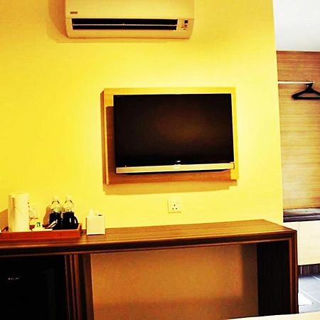 Hotel Sara'S Inn, Shah Alam Zewnętrze zdjęcie