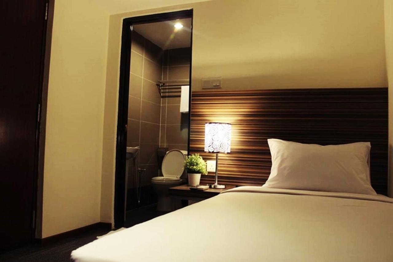 Hotel Sara'S Inn, Shah Alam Zewnętrze zdjęcie