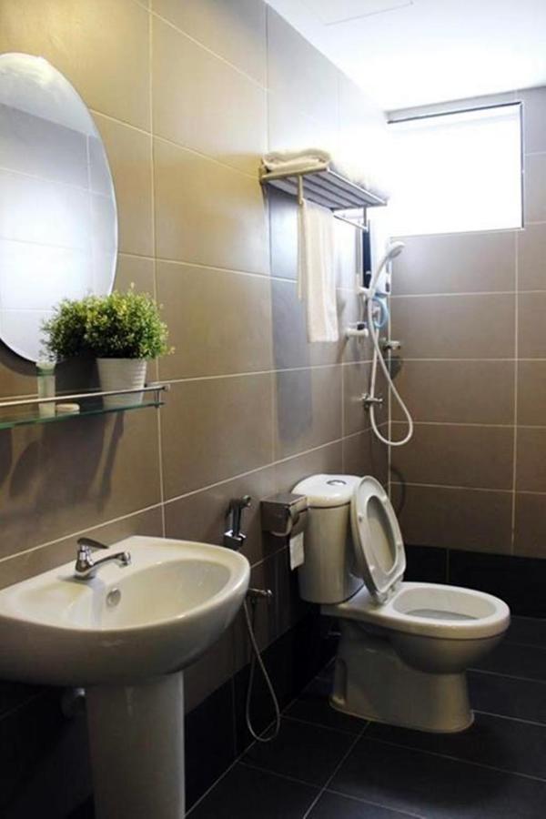 Hotel Sara'S Inn, Shah Alam Zewnętrze zdjęcie